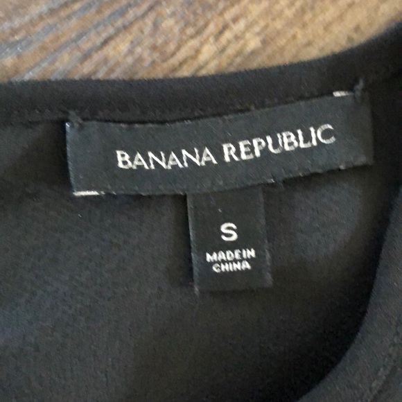 Beautiful black BANANA REPUBLIC Summer Top - Picture 7 of 8